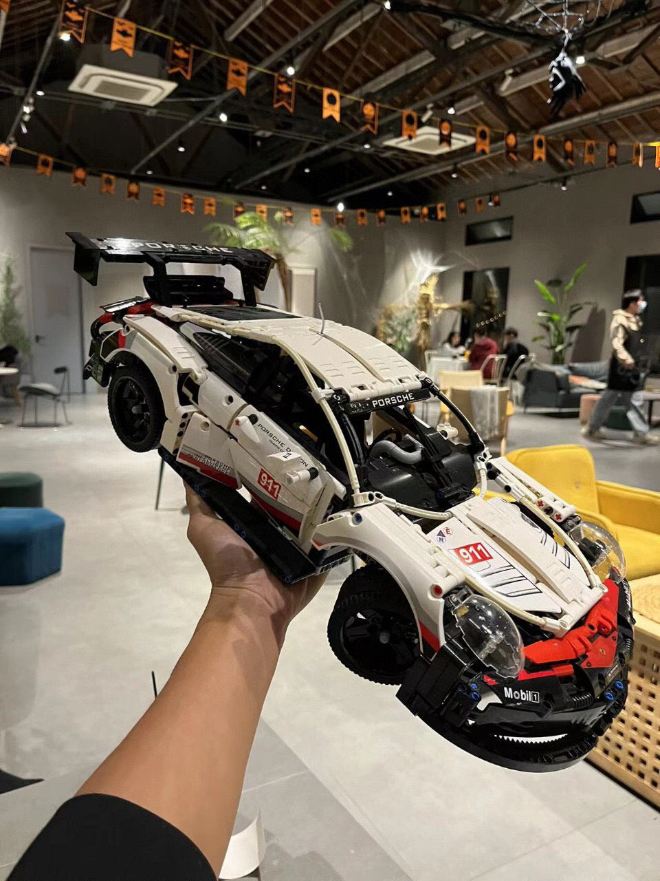 LEGO Porsche 911 RSR - Vendors